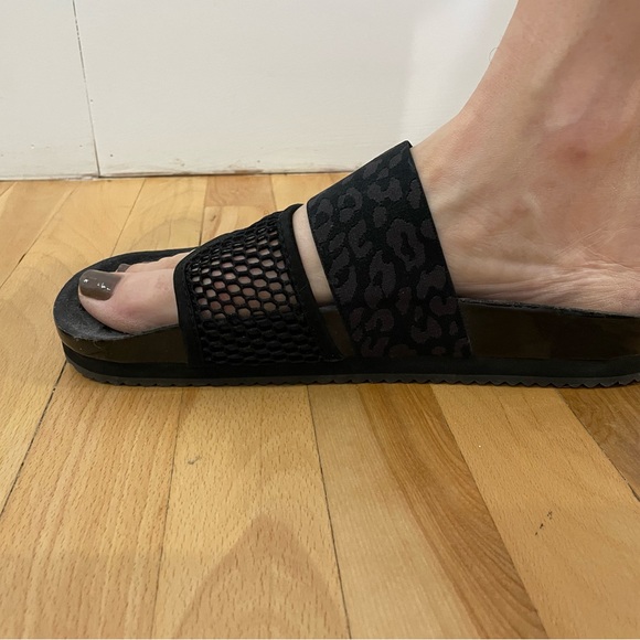 Stella McCartney slides - Picture 3 of 5